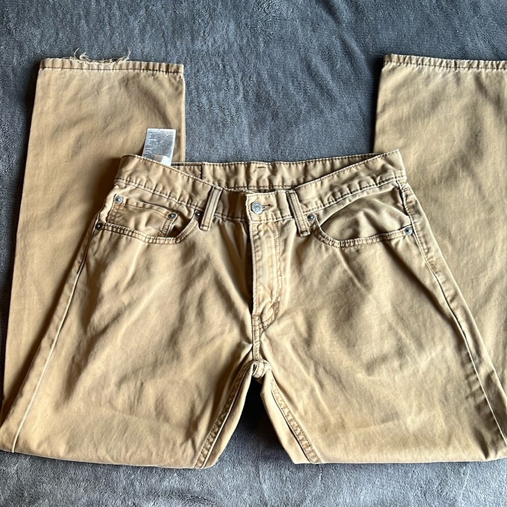 MEN’S PANTS 3/$25 4/$30!!! MAKE A BUNDLE :) Men’s Levi Jeans